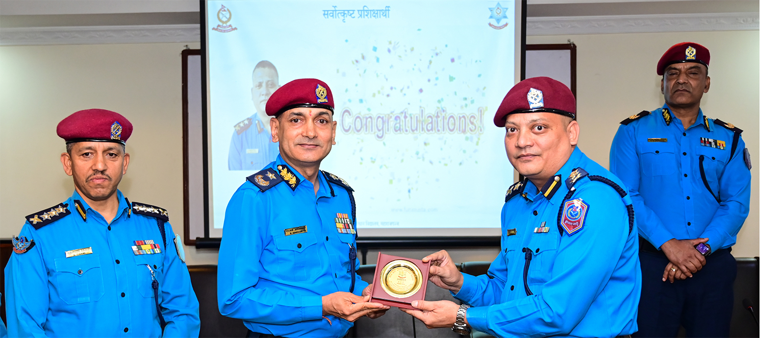 “सम्पत्ति शुद्धीकरण, आतङ्ककारी कार्य वा आमविनासका हातहतियार निर्माण वा विस्तारमा वित्तीय लगानी सम्बन्धी अपराध अनुसन्धान (सि.प्र.अ.) तालिम” आठौँ समूहको तालिम समापन कार्यक्रम सम्पन्न । मिति: २०८३।०६।२७ गते ।
