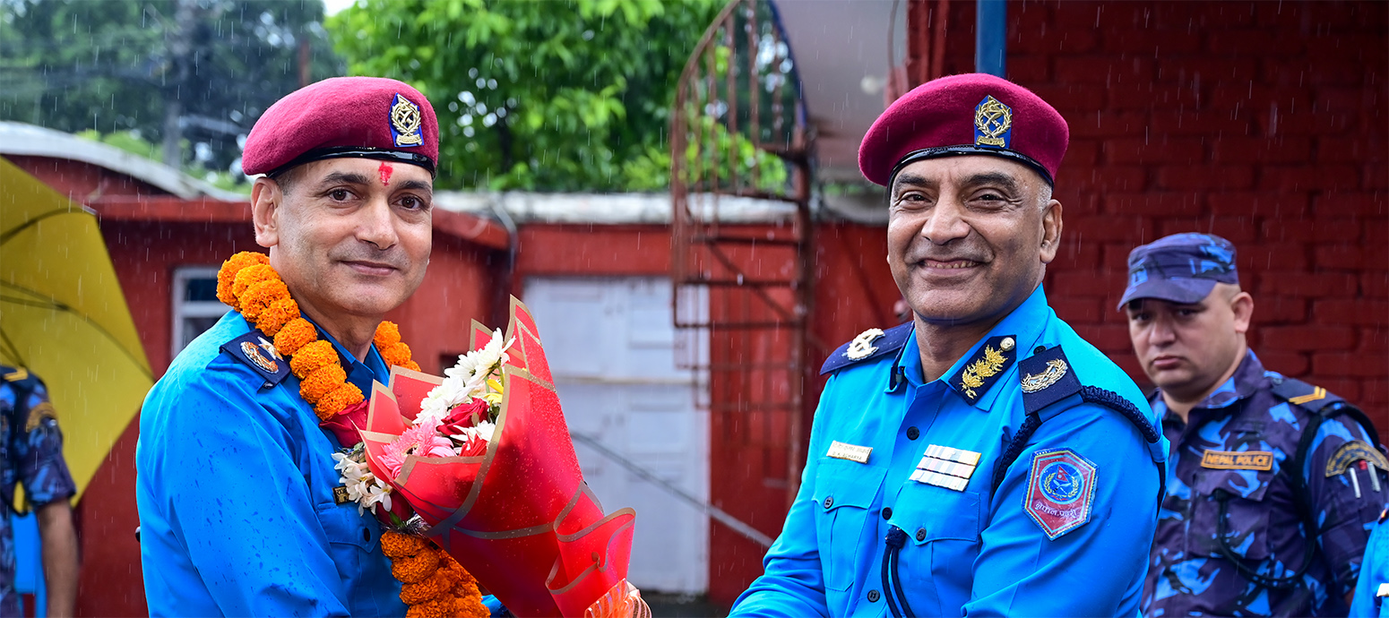 सरुवा भइ आउनुभएका कार्यकारी निर्देशक प्रहरी अतिरिक्त महानिरीक्षक श्रीमान् राजन अधिकारीज्यूलाई प्रतिष्ठानका निर्देशकज्यूद्वारा स्वागत । मितिः २०८३।०३।२९ गते ।